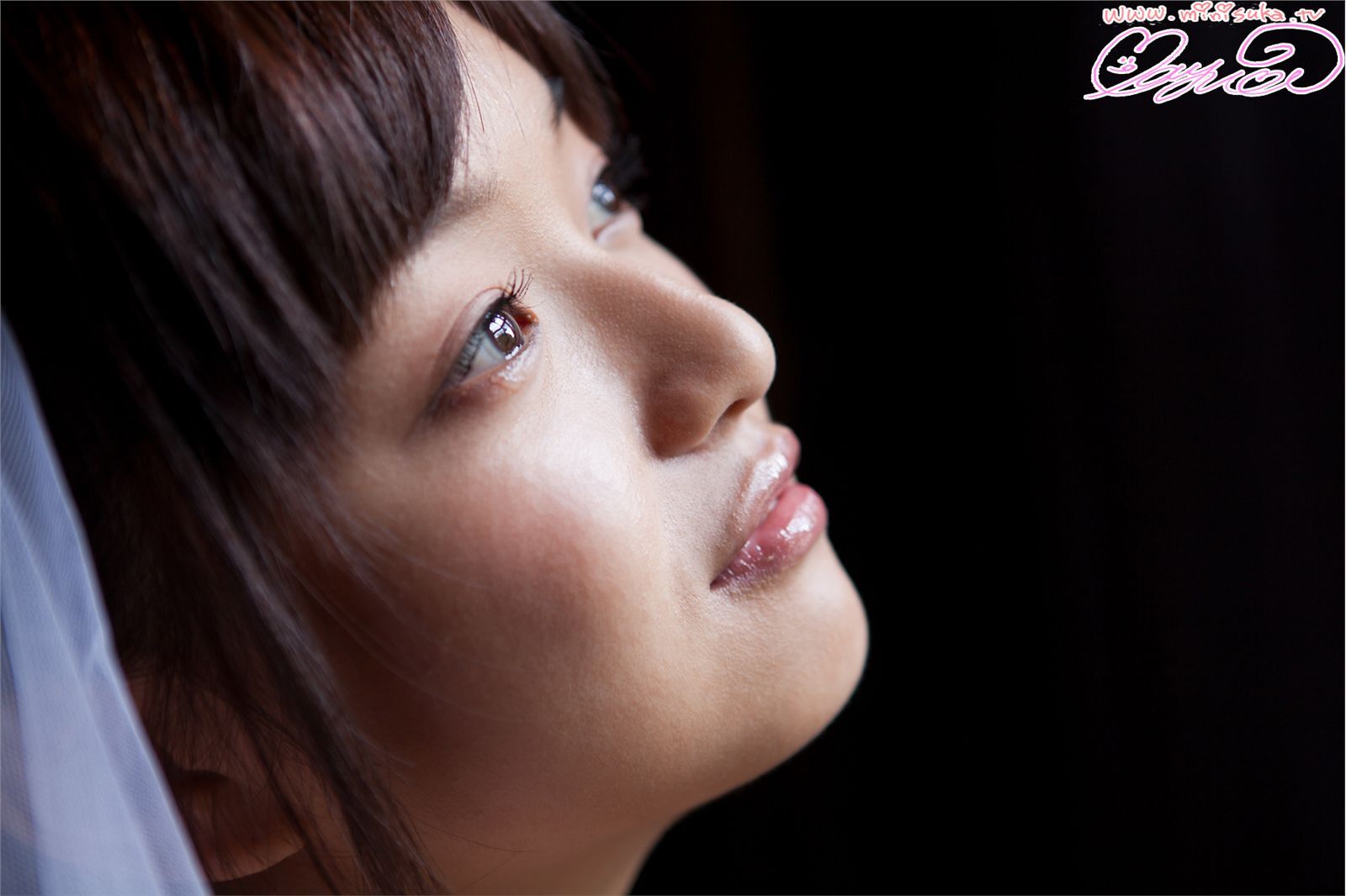 [Minisuka.tv] 山中真由美 Mayumi Yamanaka 沙发上的婚纱